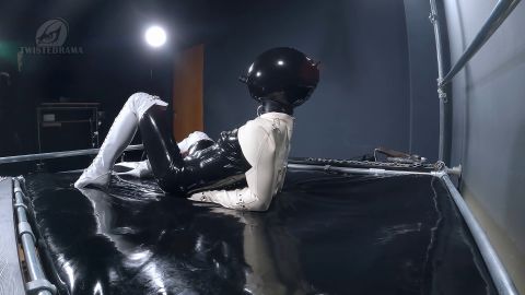 Lucie Arztin – On The Edge