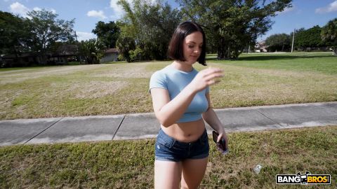 BangBus 24 12 04 Lucy Lotus – FullHD