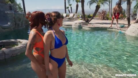 Cherie Deville, Alexis Fawx & Victor Ray – Legendary house party threesome with poolside fun and cock-sharing