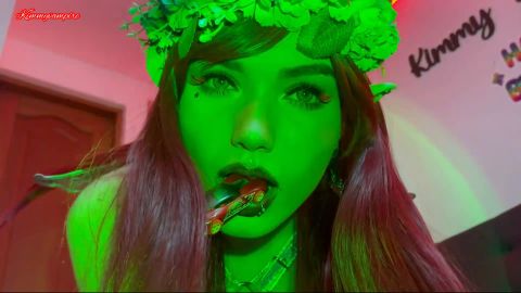 Kimmy Vampire – A Giant Elf At Car City