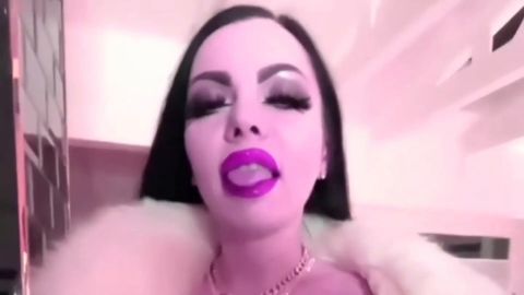 BLACK BOOTY WITH AN EXTRA