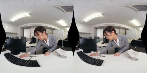 Under the Glasses… A Tempting Charm That Makes You Forget Time.