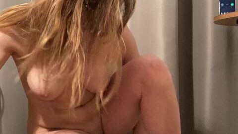 Goddess Aven – 16 Minutes of Squatting Challenge