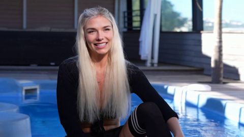 At 24, Sophie tries the adventure of a casting X without taboos!