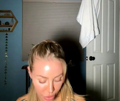 Nicole Aniston uses long and slow strokes in POV blowjob