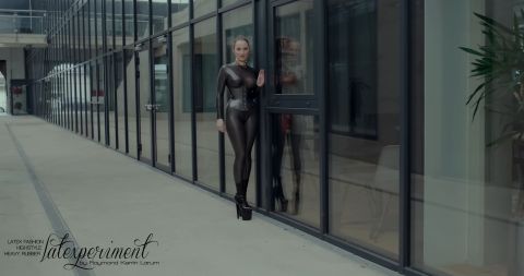 Latexperiment – Mary Shields