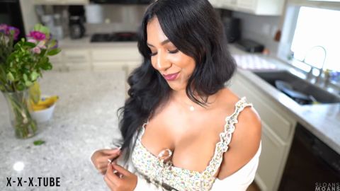 Sloansmoans – Giantess Wow