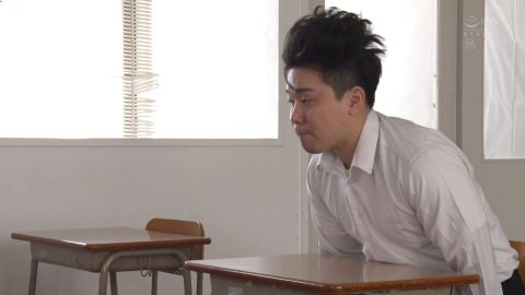 MUDR-332 Himesaki Hana’s story of how she ended up in bed with a hot guy – an Otaku!