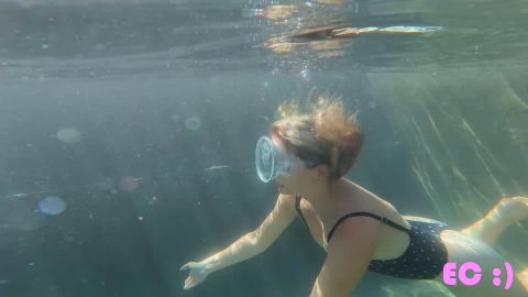 Underwater B****** And F*** Came Twice_1080p