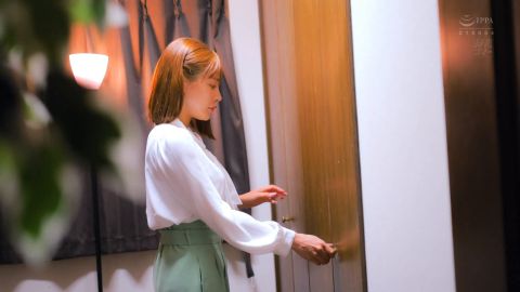 “My side job is…” A slutty men’s massage parlor that slowly and carefully gets your dick excited and makes you ejaculate over and over again. No. 1 in whispering, with an overwhelming face and gaze, and only available at night.