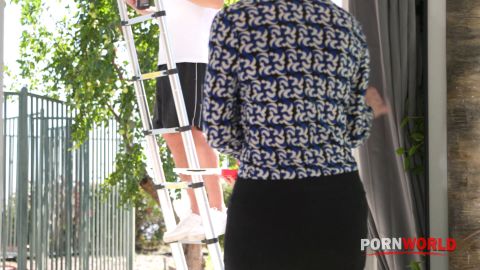 Dee Williams in High Spirits