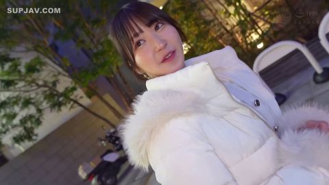 A Perfect Beauty Gets Super Wet With A Super Squirting Splash And Has Sex That Makes Her Cum