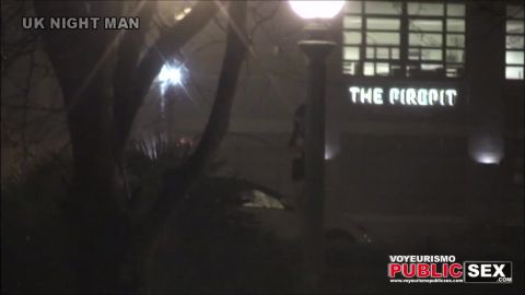 通りすがりに窓から覗き見 15