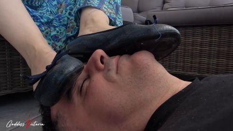 It’s a hot day – FULL