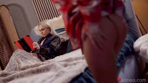 Cute lesbians romantic scissoring