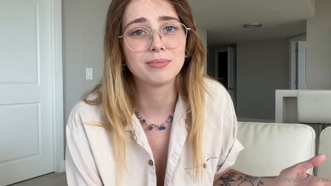 Tomboy Best Friend Proves She’s Not Gay