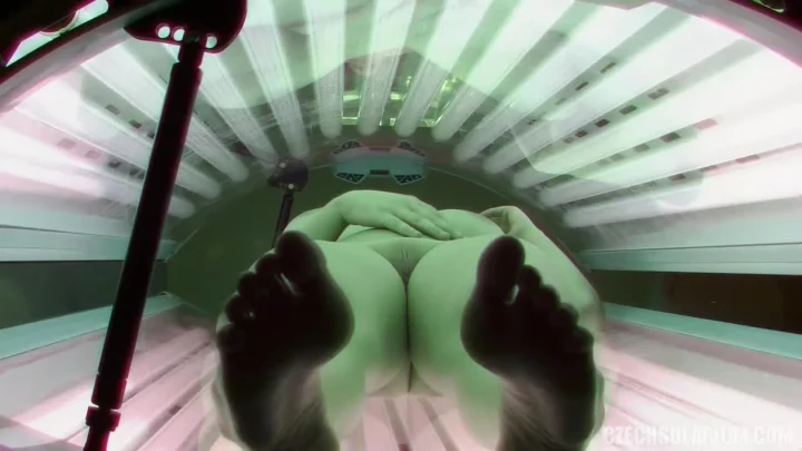 Rencontre coquine dans un lit de bronzage