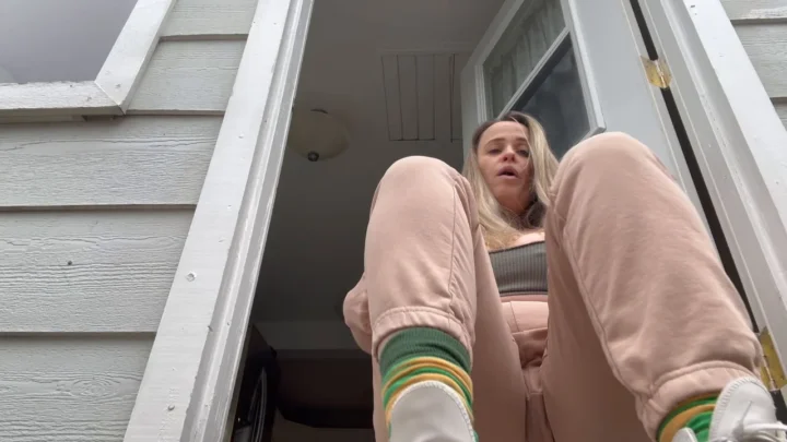 GoddessNoelle Licks It Clean